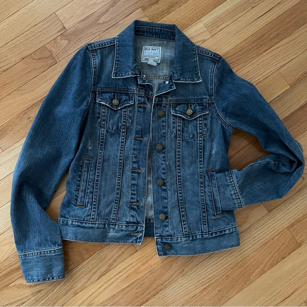 EUC XS Women's Old Navy Denim Jacket. Distressed. Vintage.